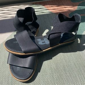 Black Sorel Sandals